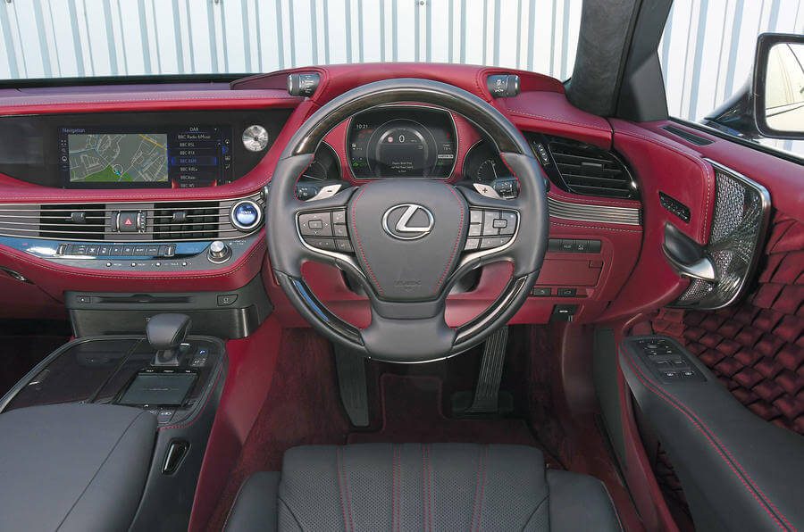 Lexus LS 2021 בפנים